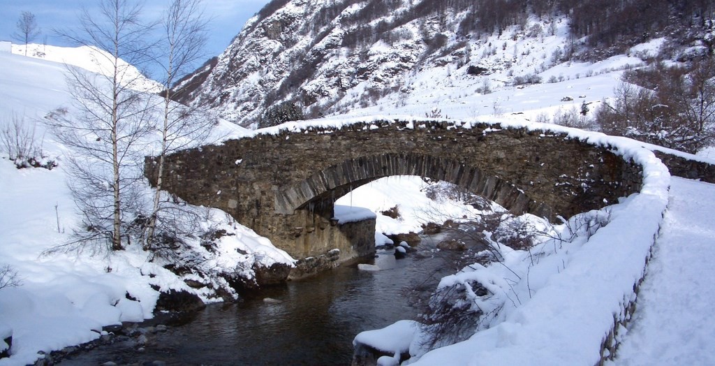 Pont de pierre à Gavarnie